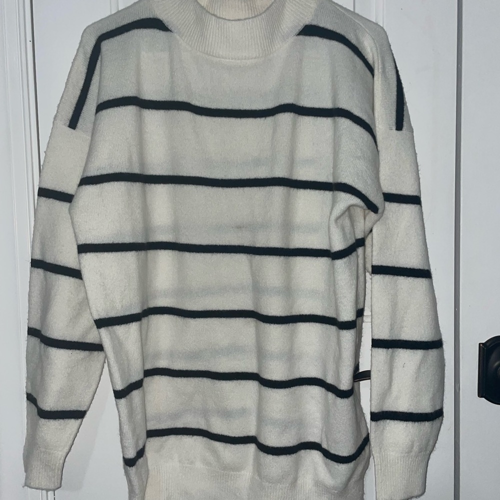 Target (a new day) white and black striped sweater, XS